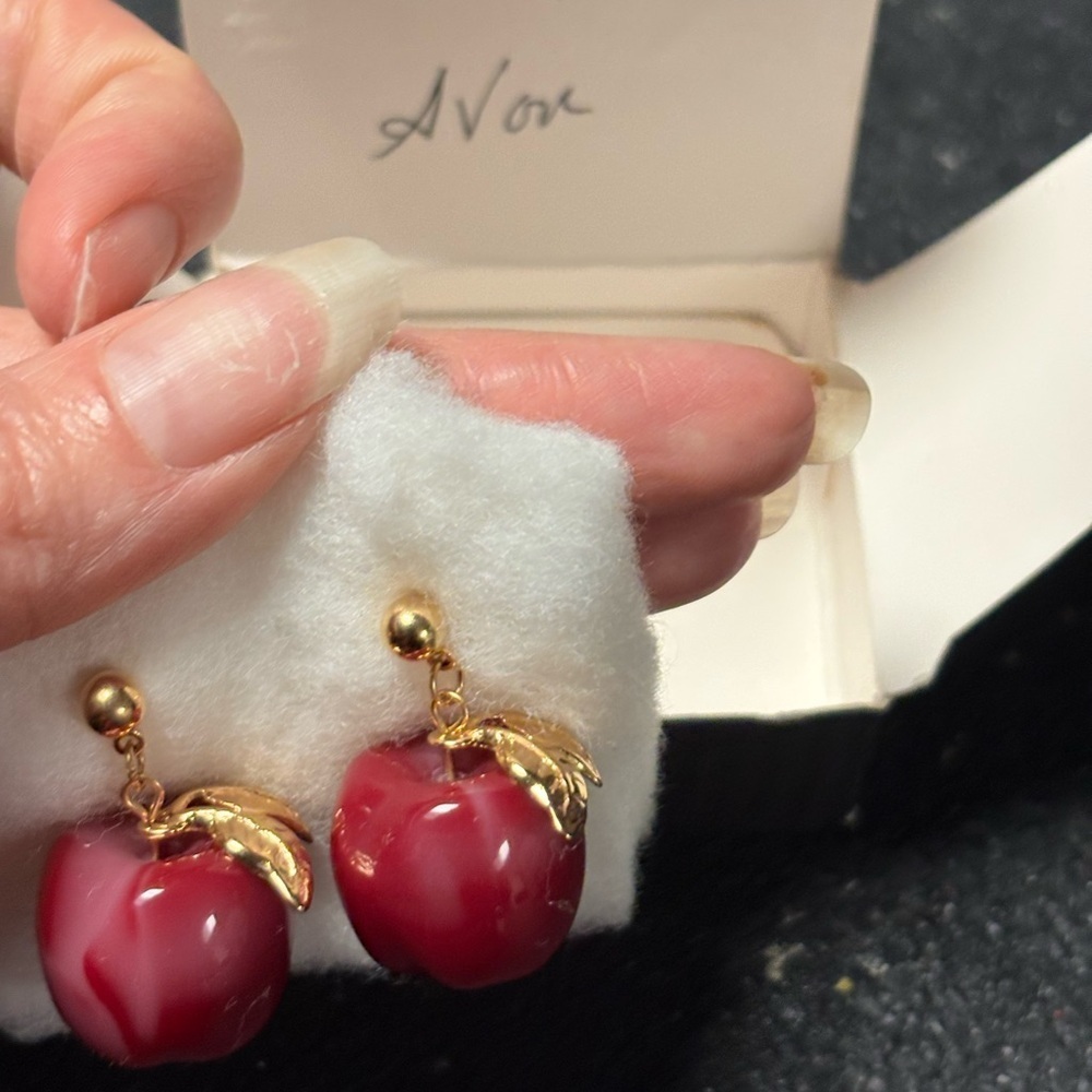 Avon 90s Apple Earrings with Gold Leaves